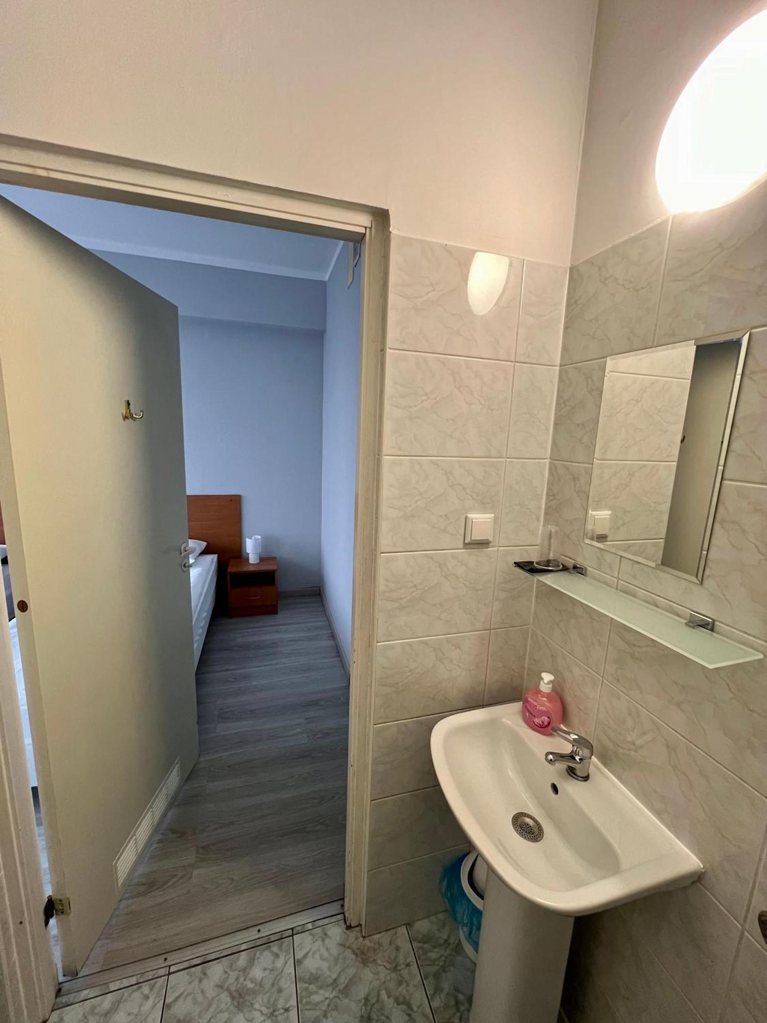 Hotel Akor Быдгощ Экстерьер фото