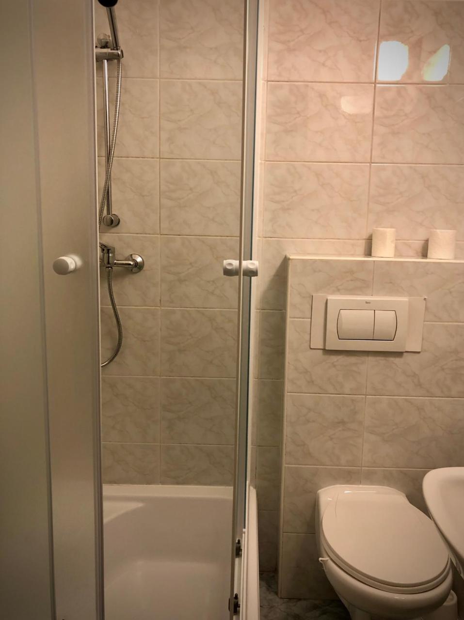 Hotel Akor Быдгощ Экстерьер фото