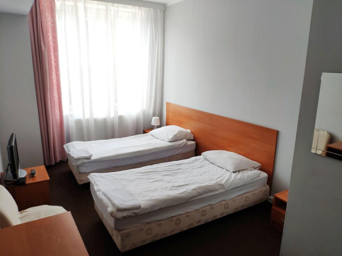 Hotel Akor Быдгощ Экстерьер фото